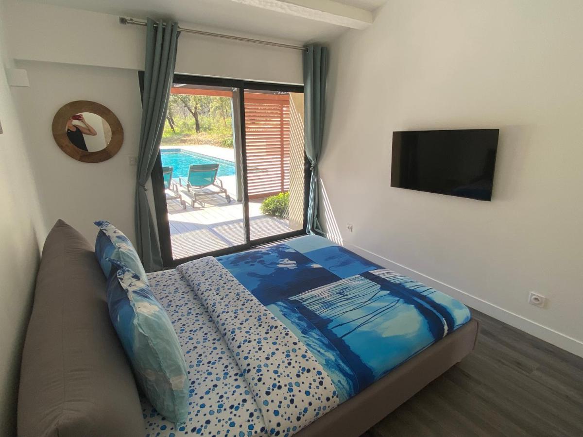 Magnifique Villa Avec Piscine Au Coeur Des Vignes Cogolin Ngoại thất bức ảnh